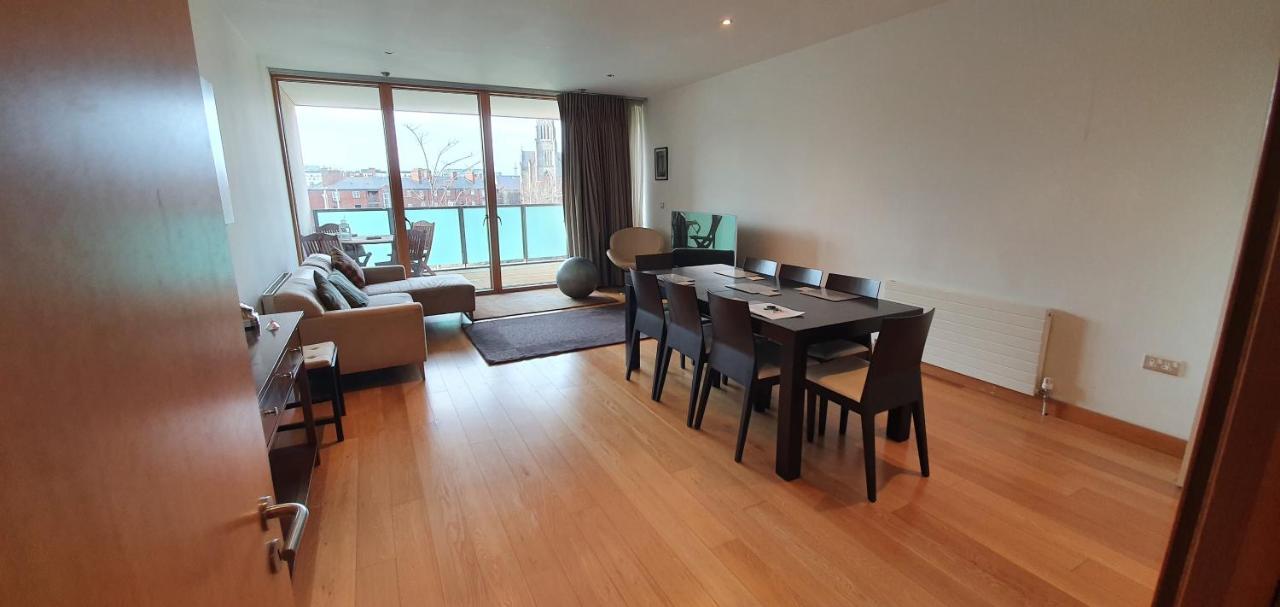 Liffey Suites Dublino Esterno foto